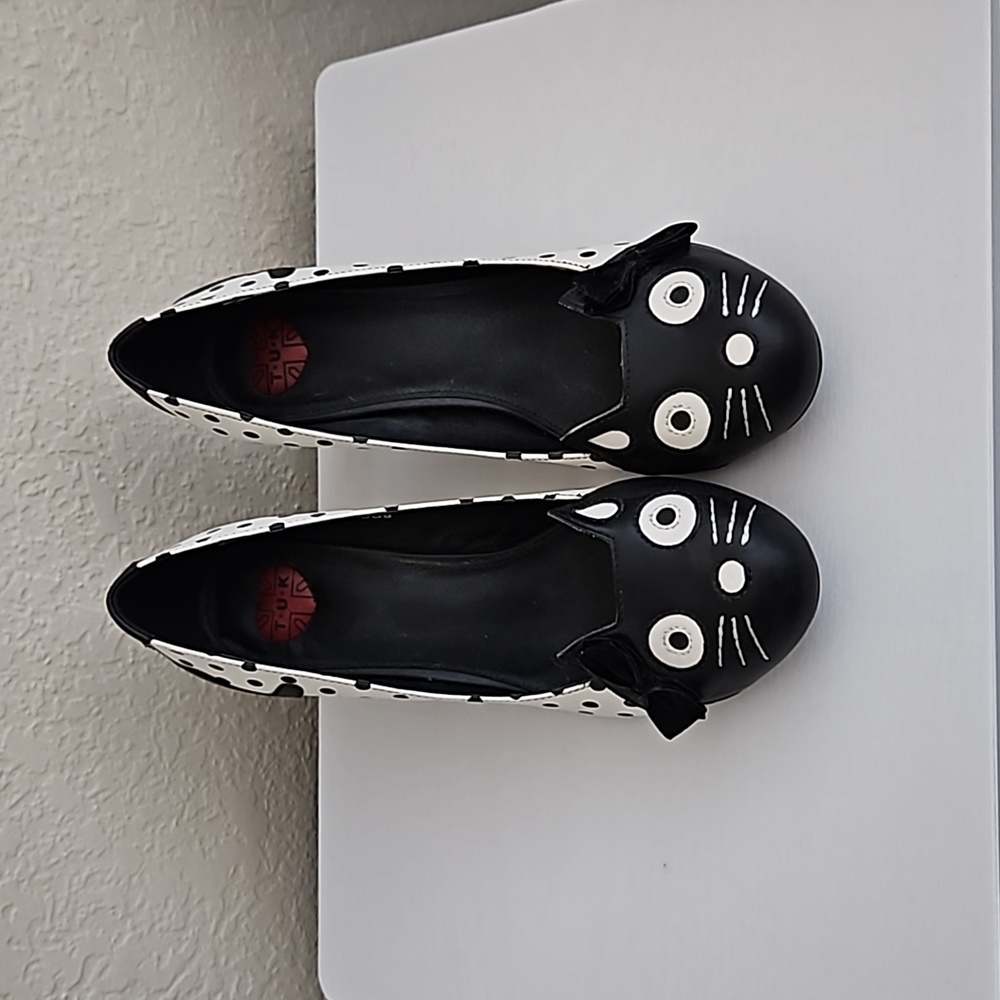 T.U.K. (Modcloth) Meow's the Time Heel, Black and White, size 9
